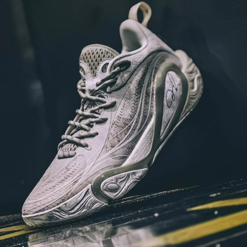Luksusowe markowe buty do kosz – Luxury Lifestyle Training recenzja i cena